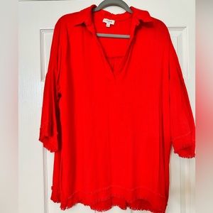 Cute, comfortable red umgee top with frayed edges!